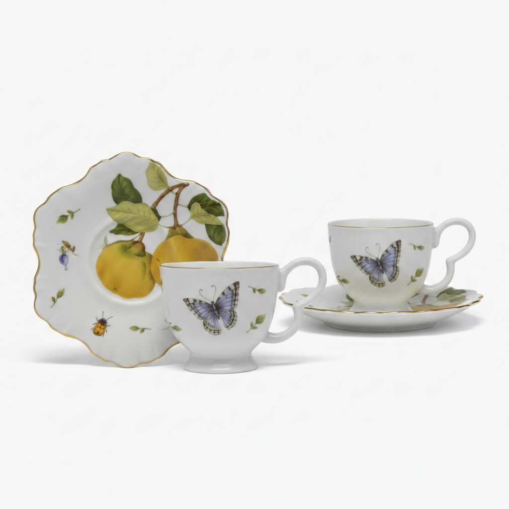 Duas xícaras Botanic Quince uma atrás da outra